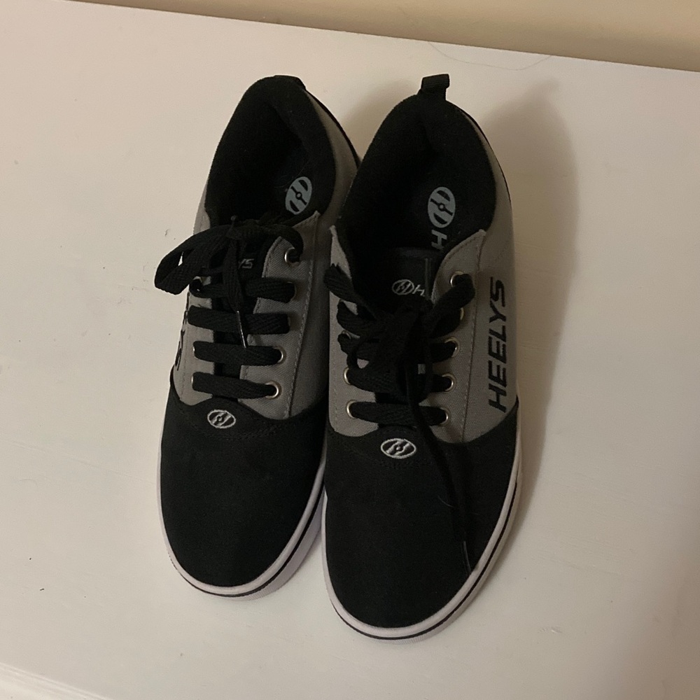 Heelys 6.5 youth Black and Gray Sneakers Almost brand new